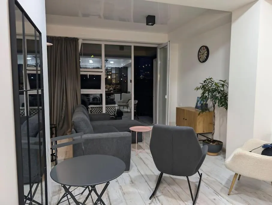 Cosy Apartment With Two Terraces Tiflis