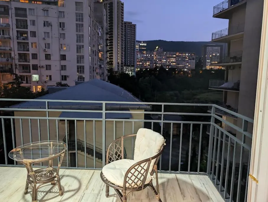 Cosy Apartment With Two Terraces Tiflis